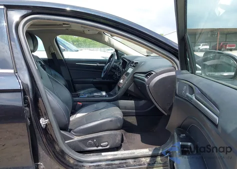 2019 Ford Fusion Hybrid Titanium z USA, uszkodzony, nr VIN 3FA6P0RU0KR260239